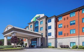 Holiday Inn Express & Suites Kansas City Airport By Ihg